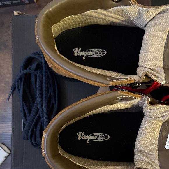 Vasque Sundowner GTX Boots in Brown and Red